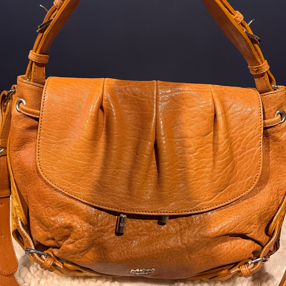 MCM Limited Edition 2 Way Bag w/ Embossed Leather * ORIGINAL DUSTY & COA CARDS* - Picture 7 of 14